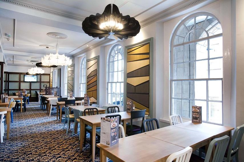 The Guildhall And Linen Exchange Wetherspoon ดันเฟิร์มลิน ภายนอก รูปภาพ